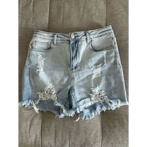 Curvy stretch super high‎ rise destroyed light wash denim shorts sz medium